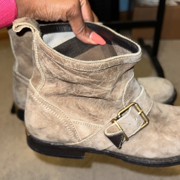 BURBERRY SOFT SUEDE MOTO BOOTIE - Picture 3 of 16